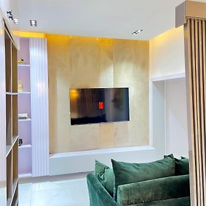 Deluxe King Suite